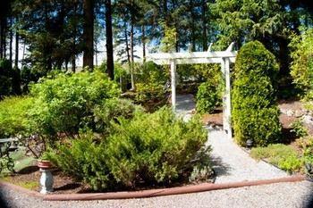 Alexandria House Bed & Breakfast West Kelowna Exterior photo